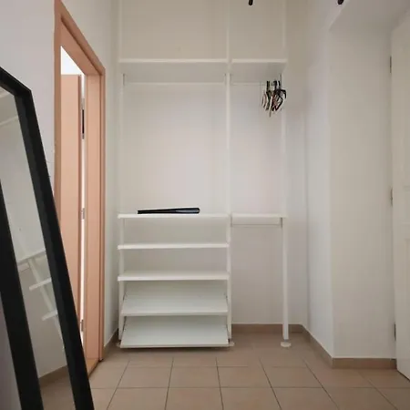 Small Flat Ten Minutes From City Center *