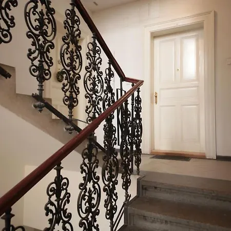 Small Flat Ten Minutes From City Center