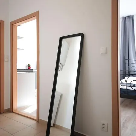 Apartment Small Flat Ten Minutes From City Center Prag
