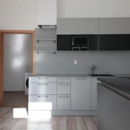 Apartment Small Flat Ten Minutes From City Center *